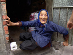 哭了一整天的91岁老人